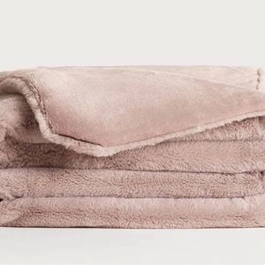 Unhide lil marsh rose blanket brand new